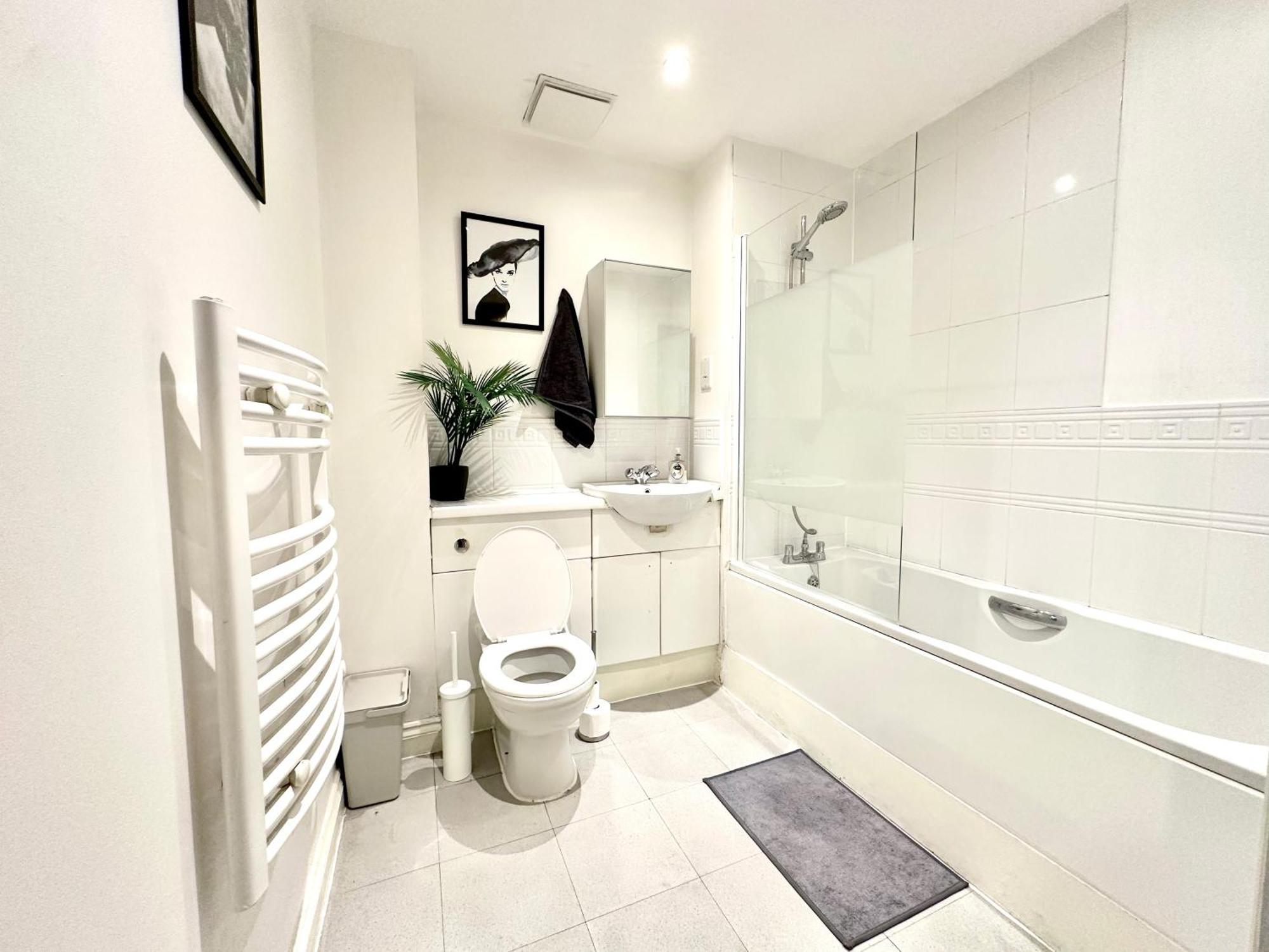 Watford Serviced Apartment, Free Parking, City Centre Luaran gambar